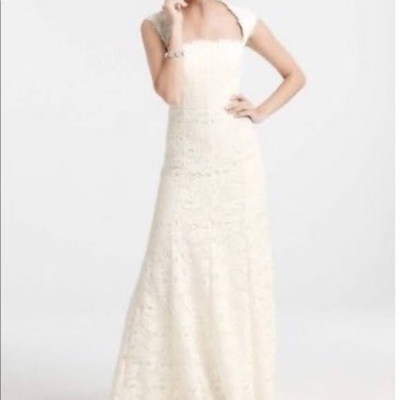 Ann Taylor Isabella Lace Wedding Dress - Picture 4 of 4